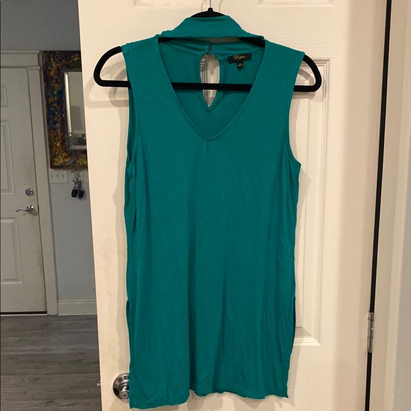 Cupio Dresses & Skirts - Green Fitted Sleeveless Tank Top